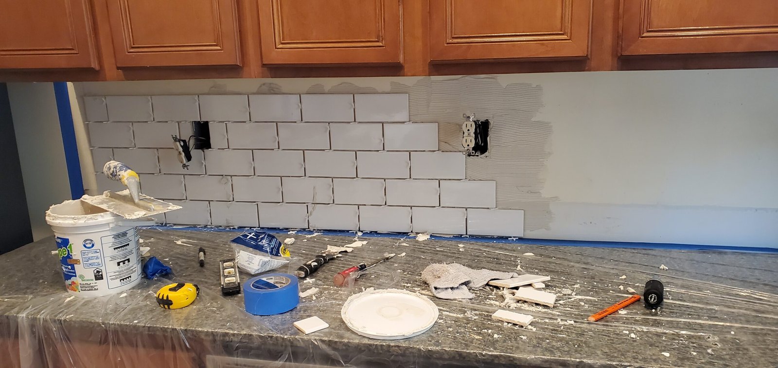 kitchen backsplash, tile installation